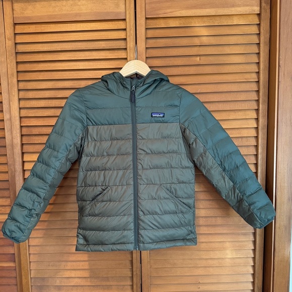 Patagonia Kids Water Repellent Reversible
Down Sweater Hoodie Alder Green Size M - Picture 1 of 7